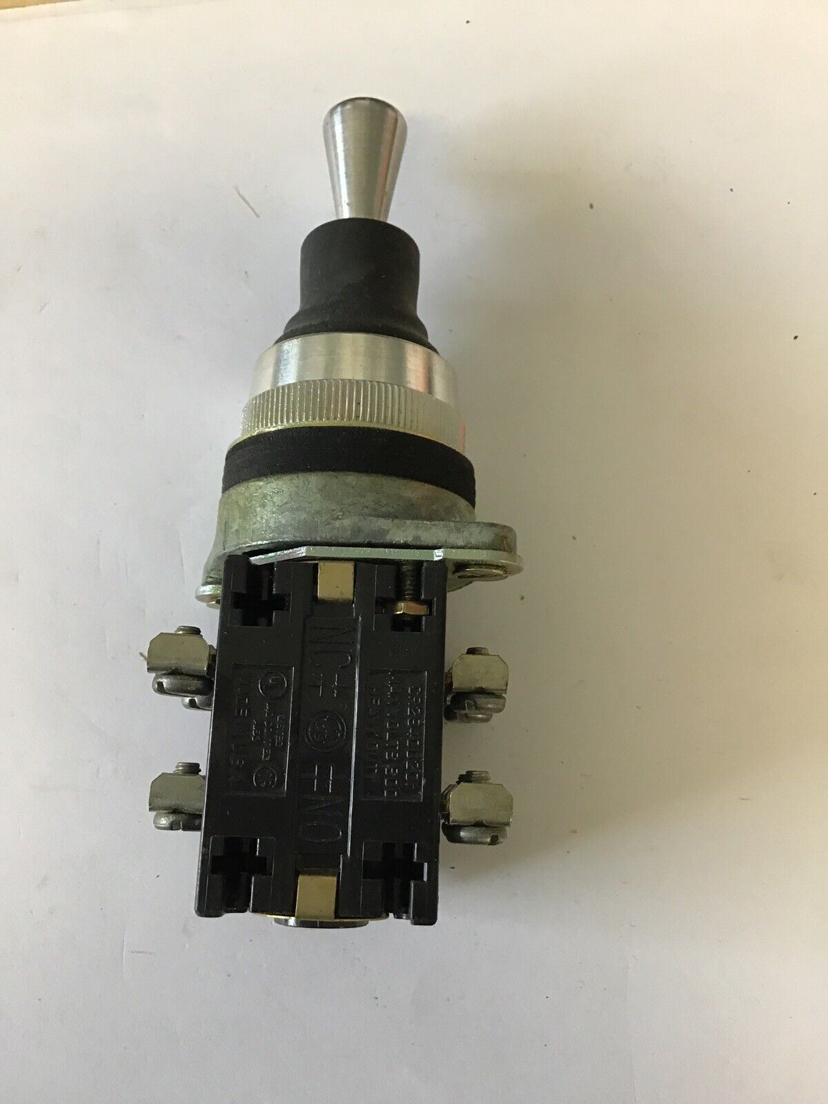 GENERAL ELECTRIC CR290UR203D OILTIGHT JOYSTICK 5POS. MOM. 2NO-2NC 600V
