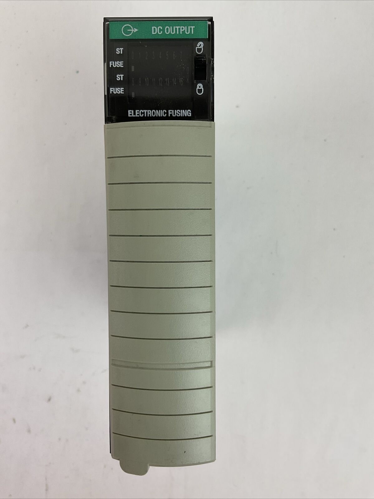 ALLEN BRADLEY 1756-OB16E SER A FW 3.003 CONTROL LOGIX 16PT D/O MODULE