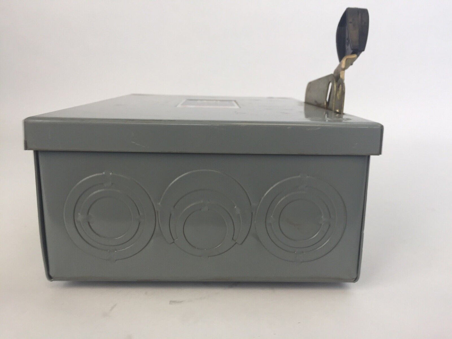 SQUARE D DU322 NON FUSIBLE SAFETY SWITCH 60A 240VAC SER E1 15HP 3PH TYPE 1