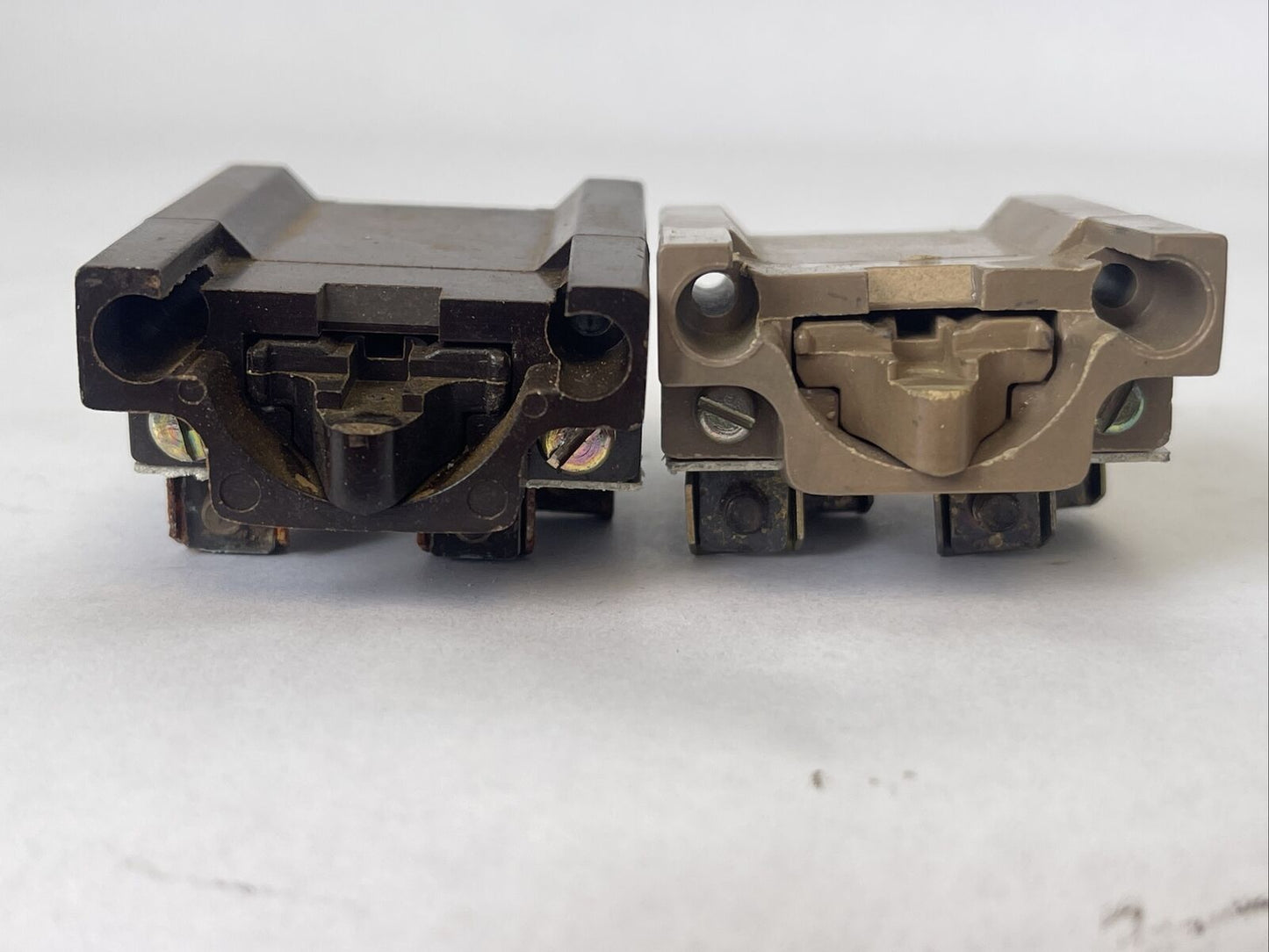 SYLVANIA CLARK PA 600V CONTACT BLOCK 1 N.O.-1N.C. CONTACTS PANEL MOUNT(LOT OF 2)