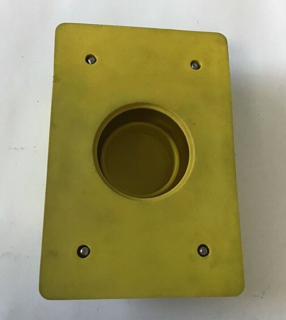Leviton Yellow Wetguard IP66 Flip Cover Locking Receptacle