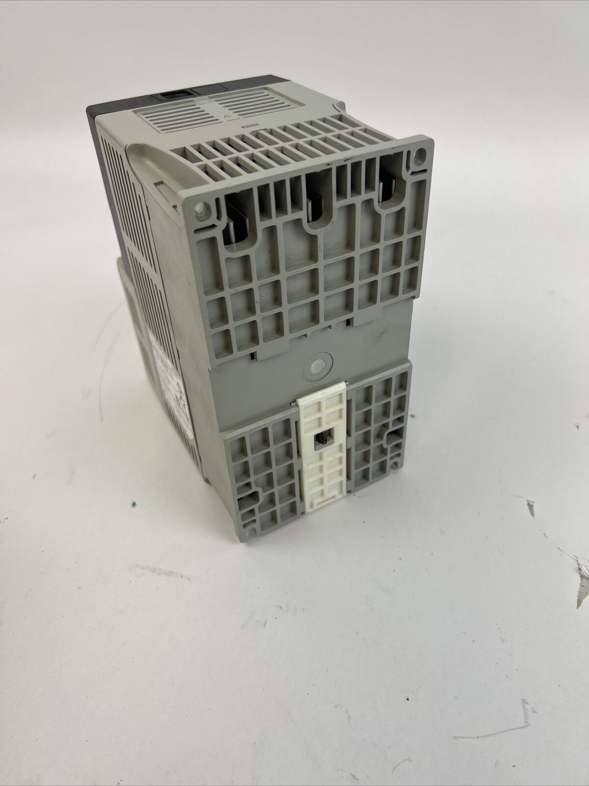 Allen Bradley PowerFlex 40P 22D-D2P3N104 See. A 1HP 480V