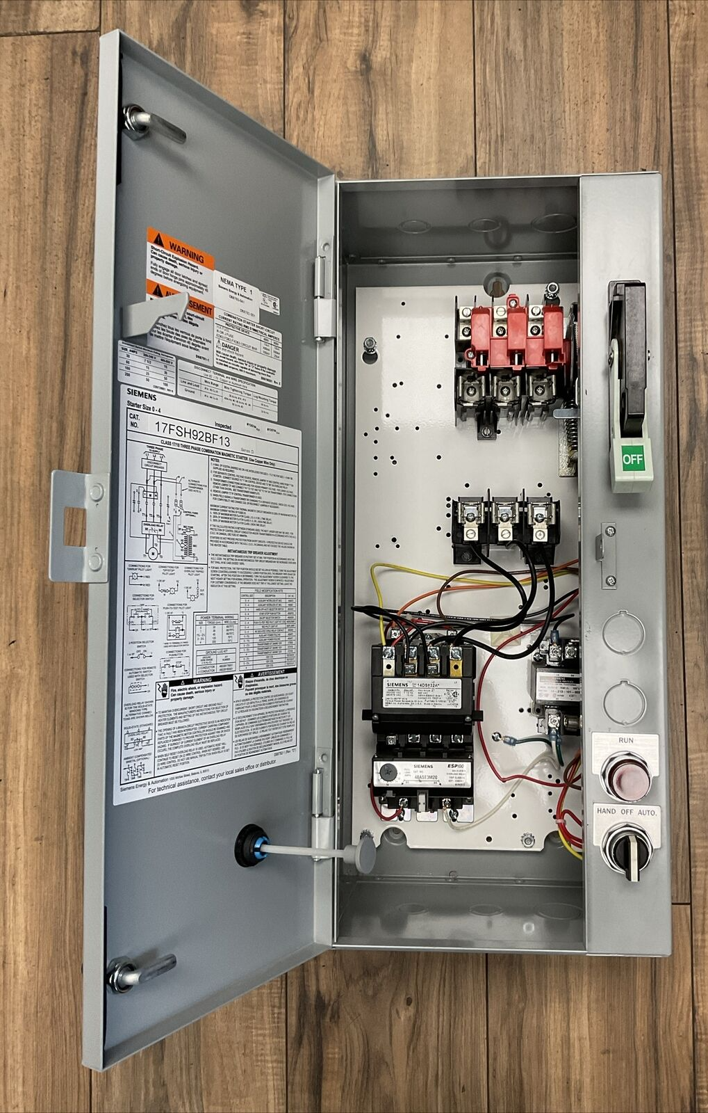 SIEMENS 17FSH92BF13 FUSIBLE COMBINATION STARTER 600VAC 10HP COIL 120V