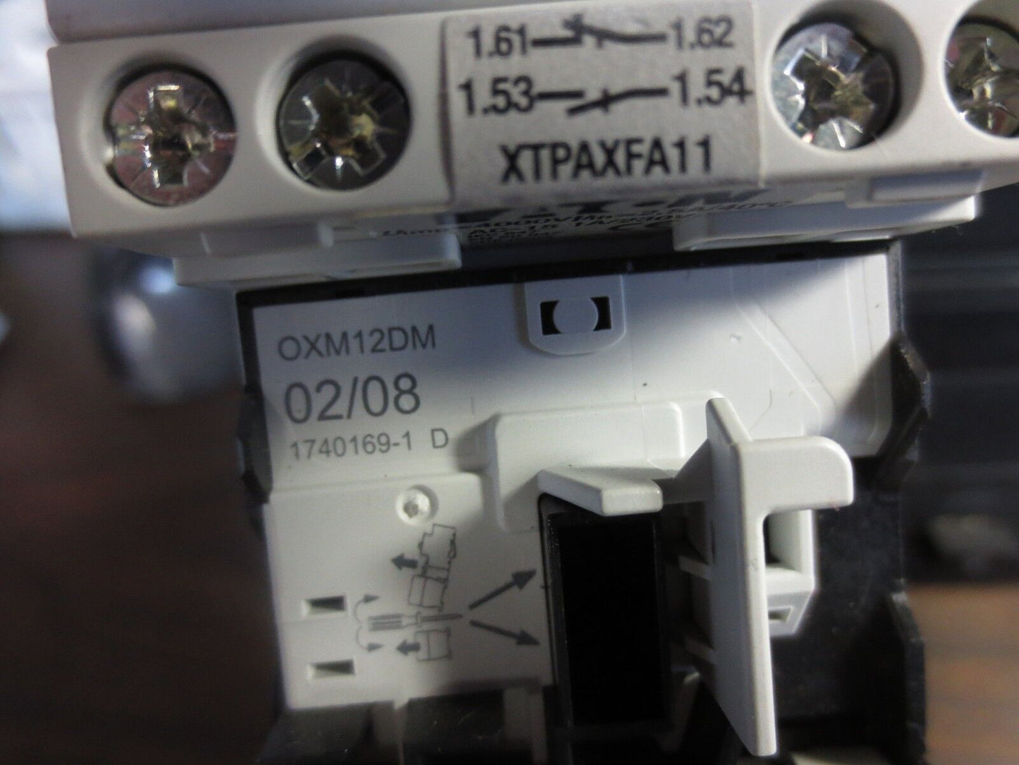 EATON XTPR001BC1 STARTER + XTCE007B10 CONTACTOR + OXM12DM + XTPAXFA11 AUX CONTAC