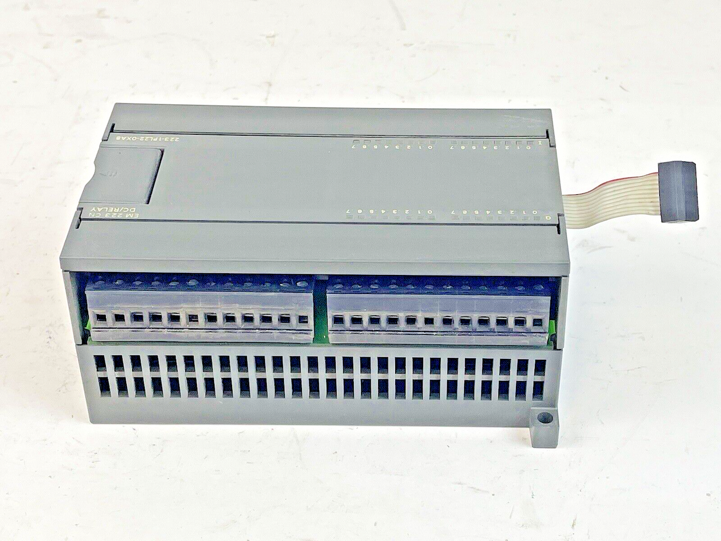 SIEMENS - 6ES7 223-1PL22-0XAB - EM 223 CN DC/RELAY-16 POINT DIGITAL INPUT/OUTPUT