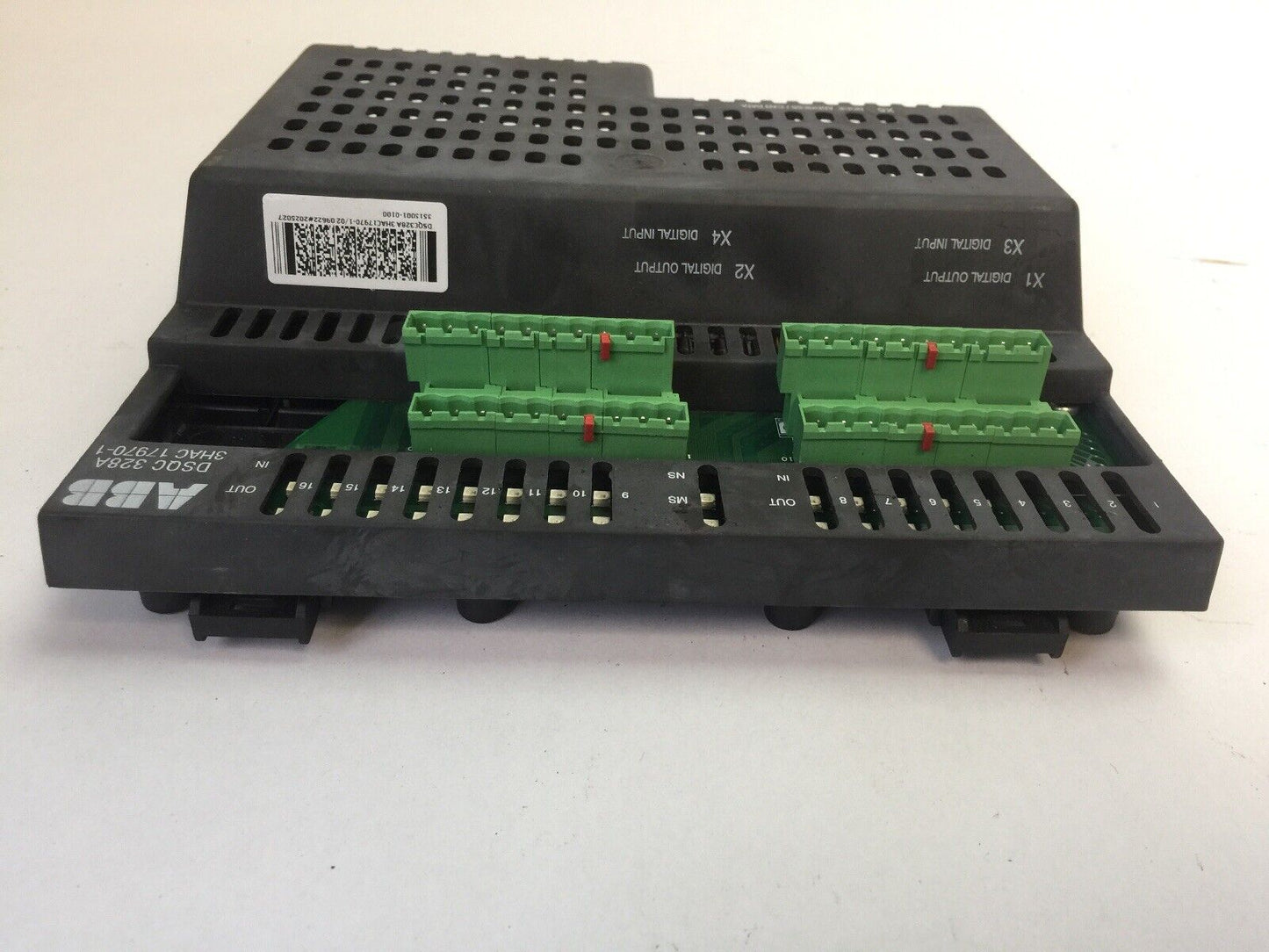 ABB DSQC 328A DIGITAL I/O MODULE 3HAC17970-1