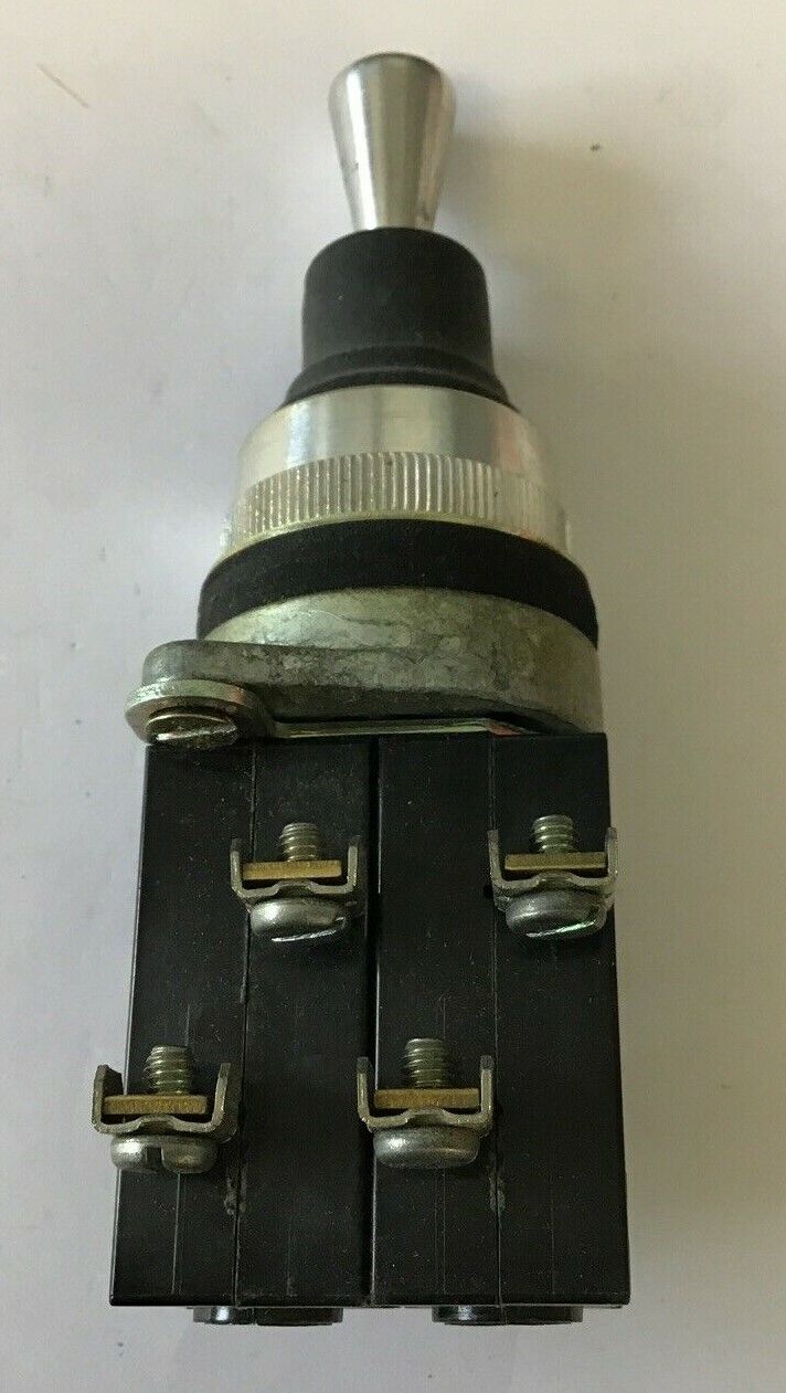 GENERAL ELECTRIC CR290UR203D OILTIGHT JOYSTICK 5POS. MOM. 2NO-2NC 600V