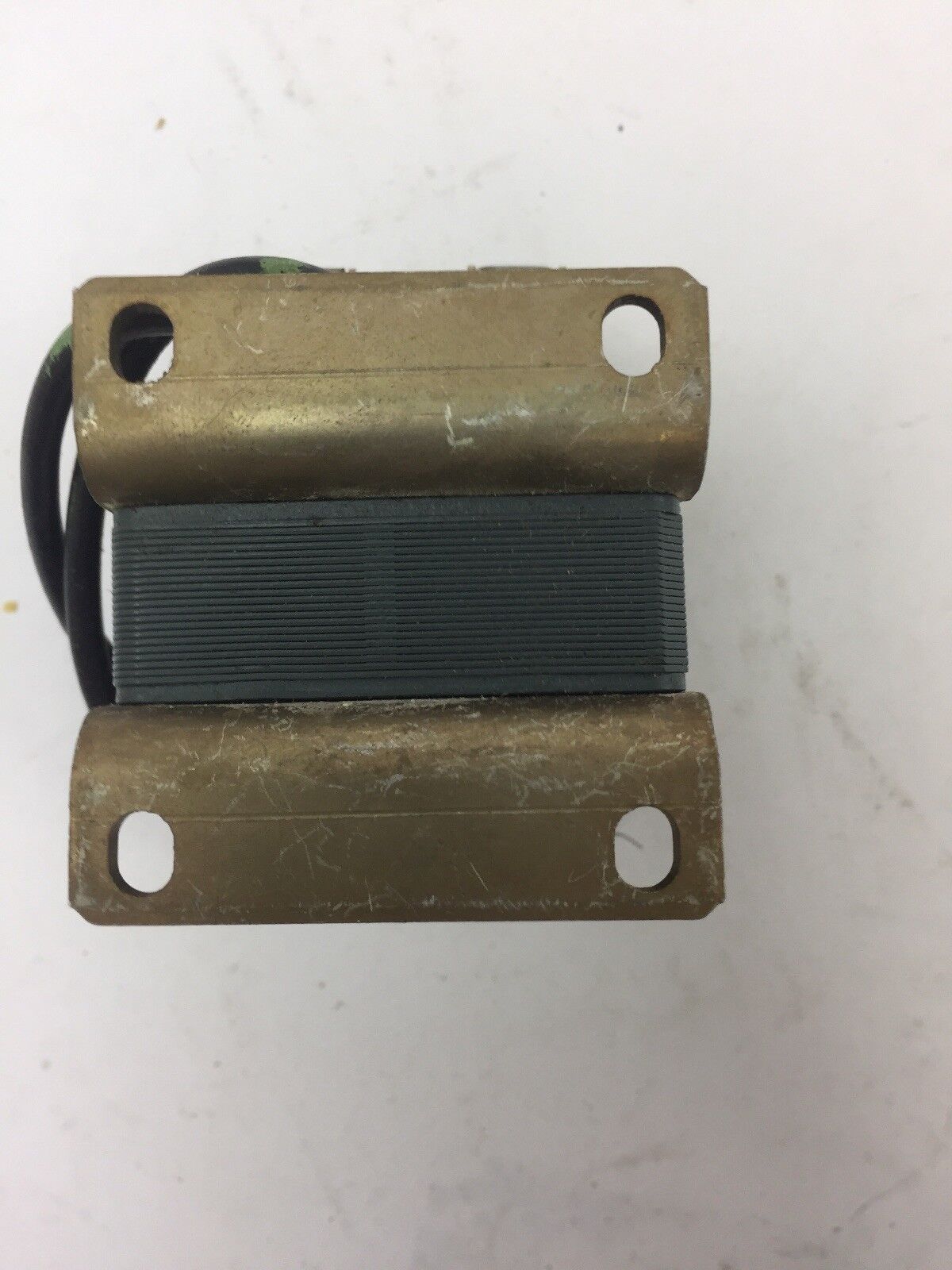 GE CR9500A100A100A SOLENOID 415V 50HZ PULL TYPE END MTG * NO PLUNGER *