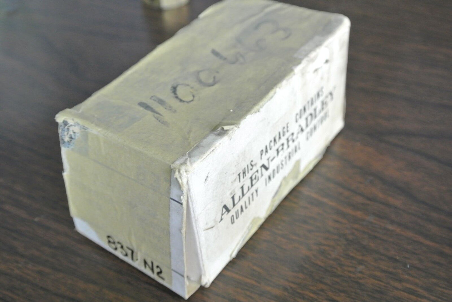 ALLEN-BRADLEY 837-N2 THERMOSTAT WELL - NEW SURPLUS