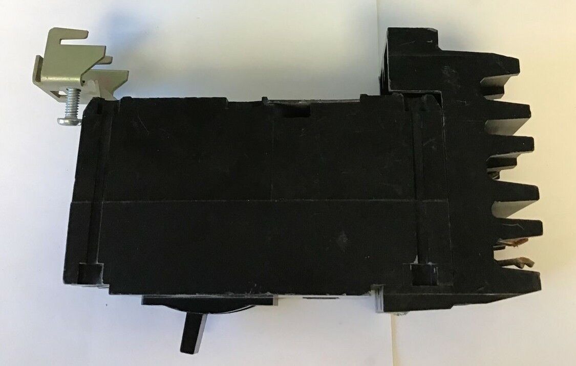 SQUARE D FA22020AB CIRCUIT BREAKER 20AMP 2POLE 240VAC/250VAC