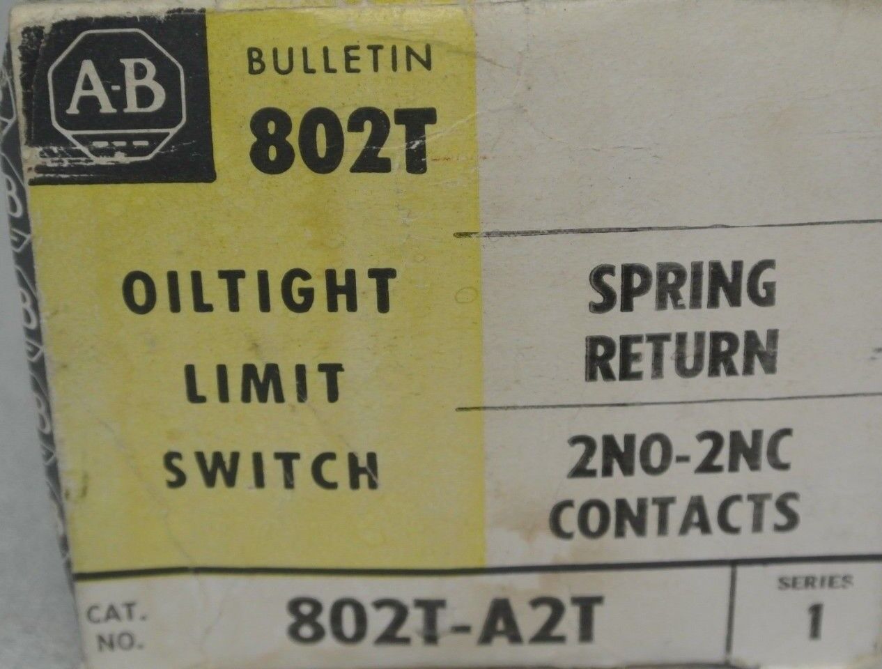 ALLEN-BRADLEY 802T-A2T OILTIGHT LIMIT SWITCH / SPRING RETURN / NEW SURPLUS