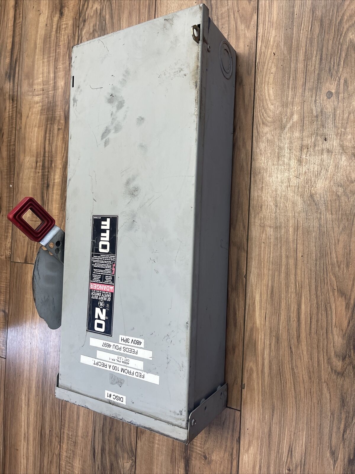 GE TH3363R MODEL 11 FUSIBLE SAFETY SWITCH 100A 600VAC 250VDC 30HP 3P TYPE 3R