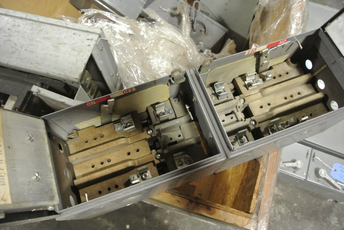 SQUARE D QMB2203T - TWIN PANELBOARD SWITCH - 240VAC, 30A, 2-POLE