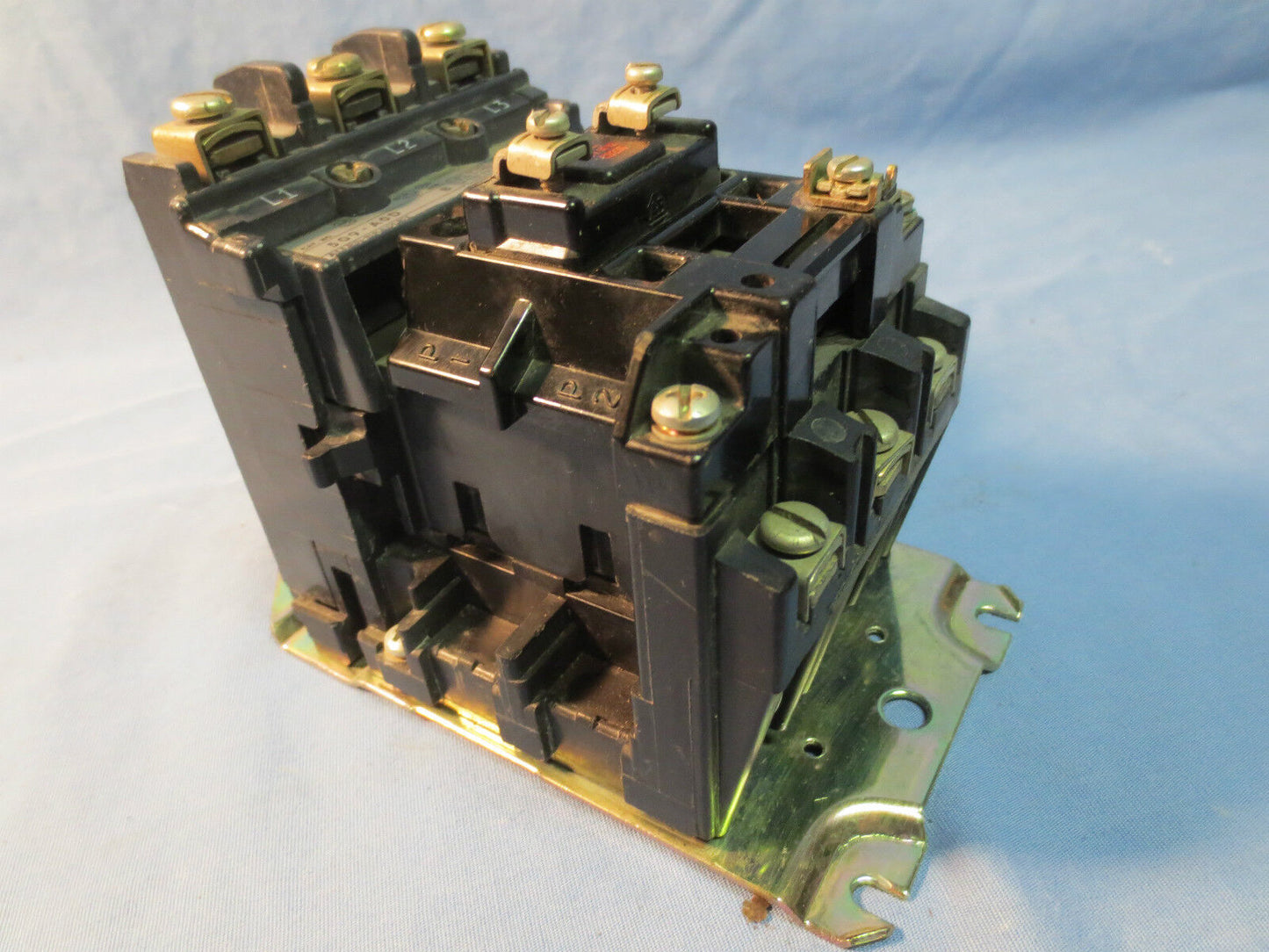 ALLEN-BRADLEY 509-AOD Ser. B MOTOR STARTER, NO OVERLOAD RELAY, COIL CB236