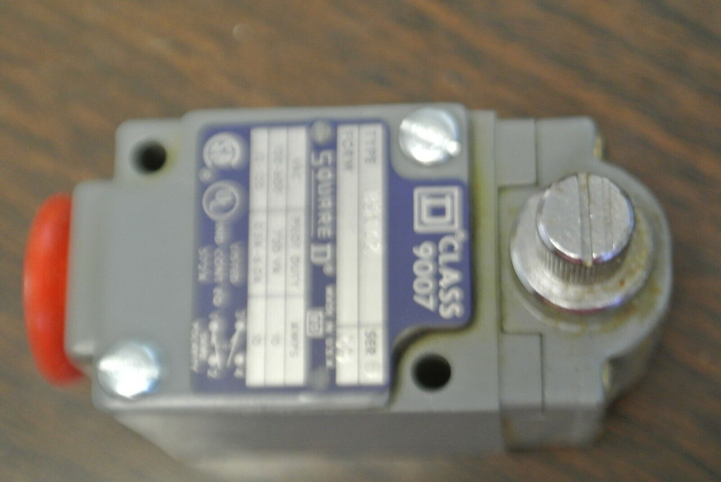 SQUARE D 9007 B51A2, Ser. B HEAVY DUTY LIMIT SWITCH / NEW SURPLUS