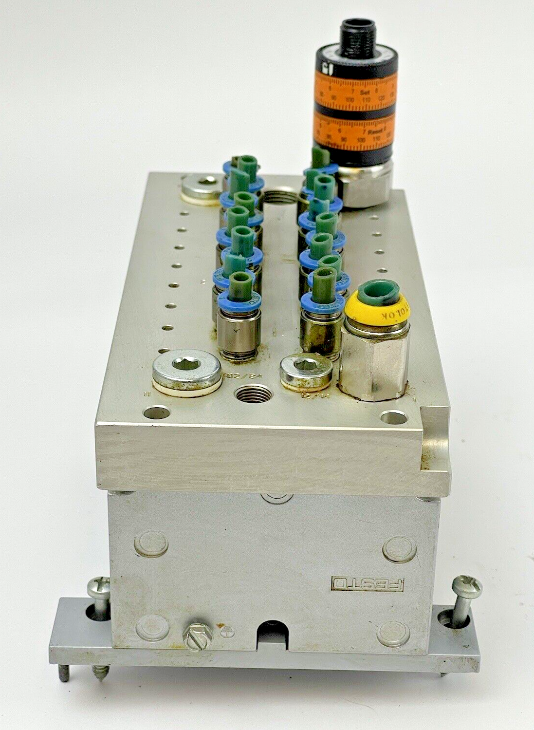 FESTO - CPV14-V1 - VALVE MANIFOLD-W/ PNEUM CONN & STACK PLATES, B102(6), B002(2)