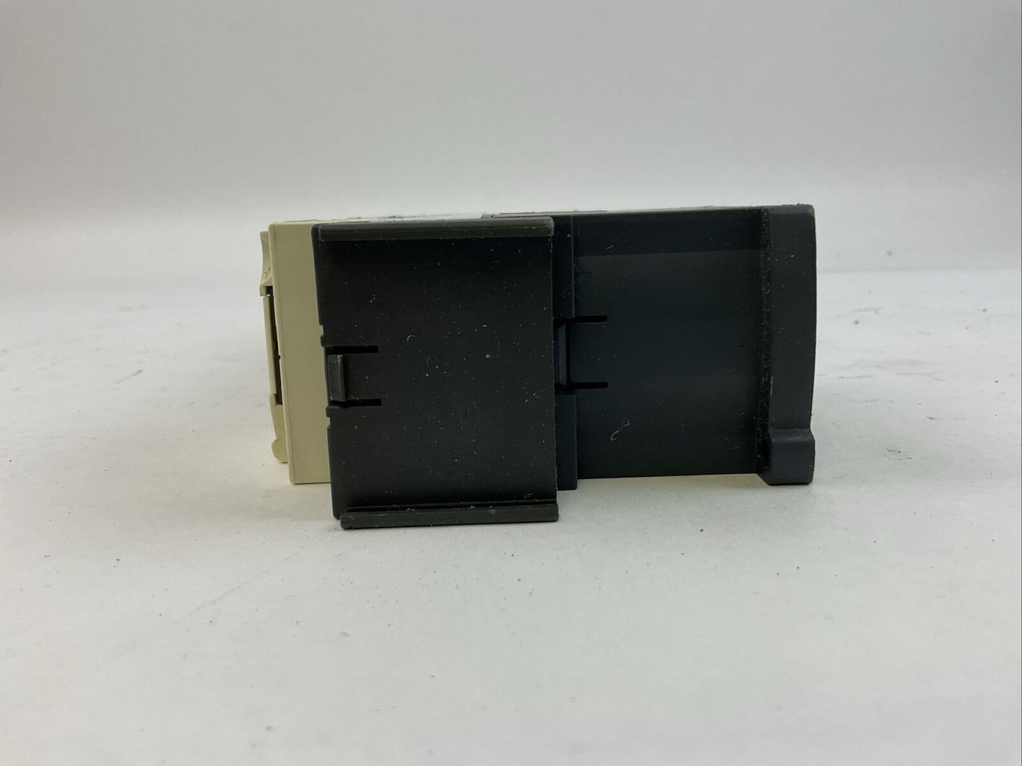 SCHNEIDER GV2ME063/1-16A CIRCUIT BREAKER LC1D123BL CONTACTOR COIL 24VDC LAD341