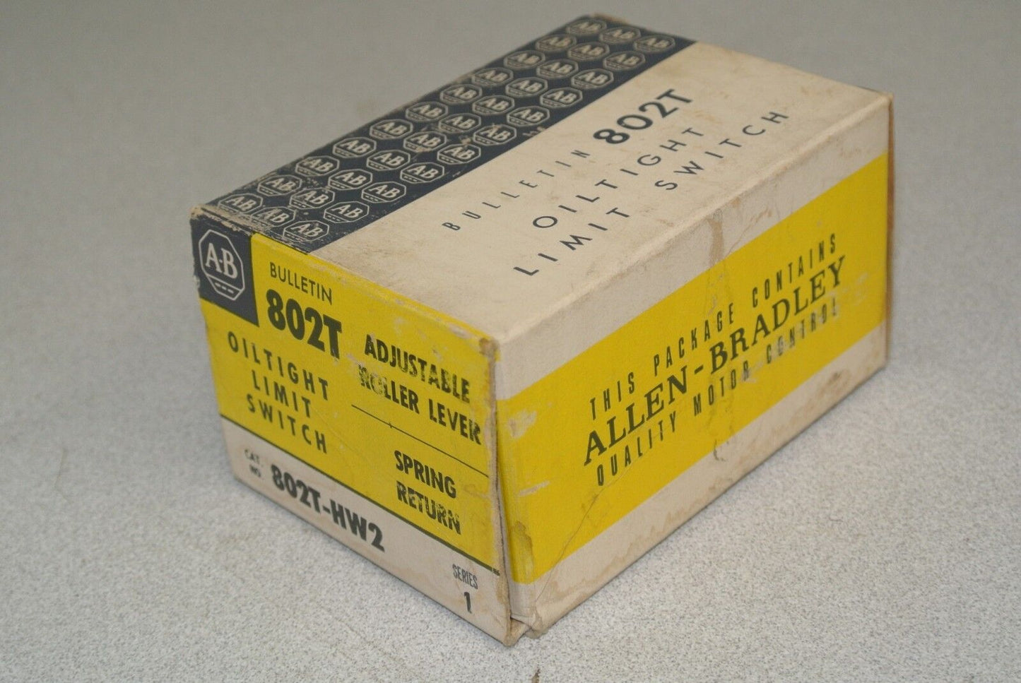 ALLEN-BRADLEY 802T-HW2 OILTIGHT LIMIT SWITCH Ser 1 / SPRING RETURN / NEW SURPLUS