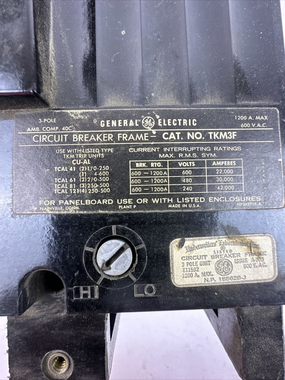 GE TKM3F CIRCUIT BREAKER 1200AMP 600VAC 3POLE FRAME 1000A TRIP UNIT