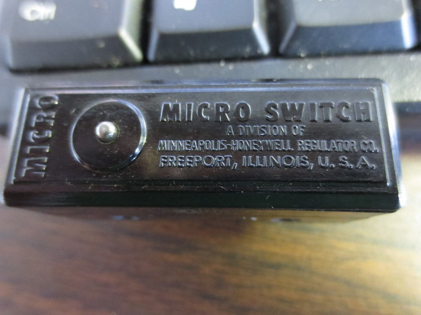 MICRO SWITCH / HONEYWELL BZ-2R-P1 SNAP-ACTION LIMIT SWITCH - NEW SURPLUS