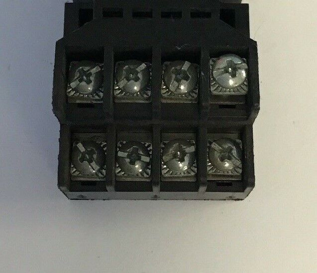 ALLEN BRADLEY 700-HN128 RELAY BASE 14 PIN SOCKET 300 VAC (MAY BE MISSING SCREWS)