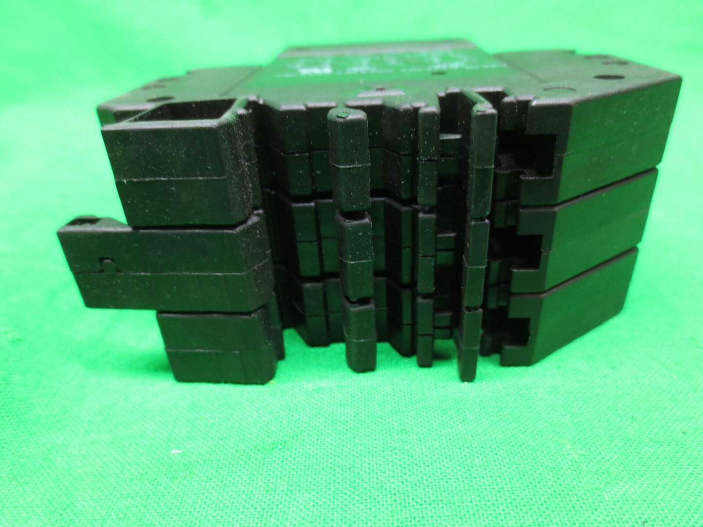 BOX of 2 / PHOENIX CONTACT TMC-3-M1-122-10.0A CIRCUIT BREAKER 10AMP NEW SURPLUS