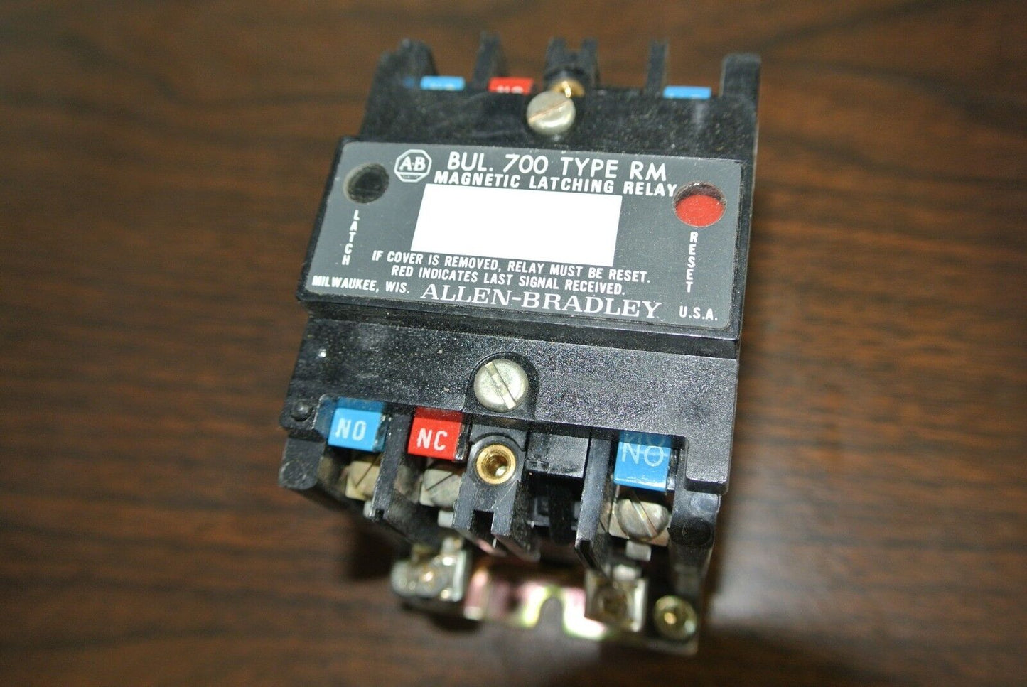 ALLEN-BRADLEY 700-RM210A1 - TYPE RM AC RELAY, OPEN - 115/120V, 60Hz NEW SURPLUS