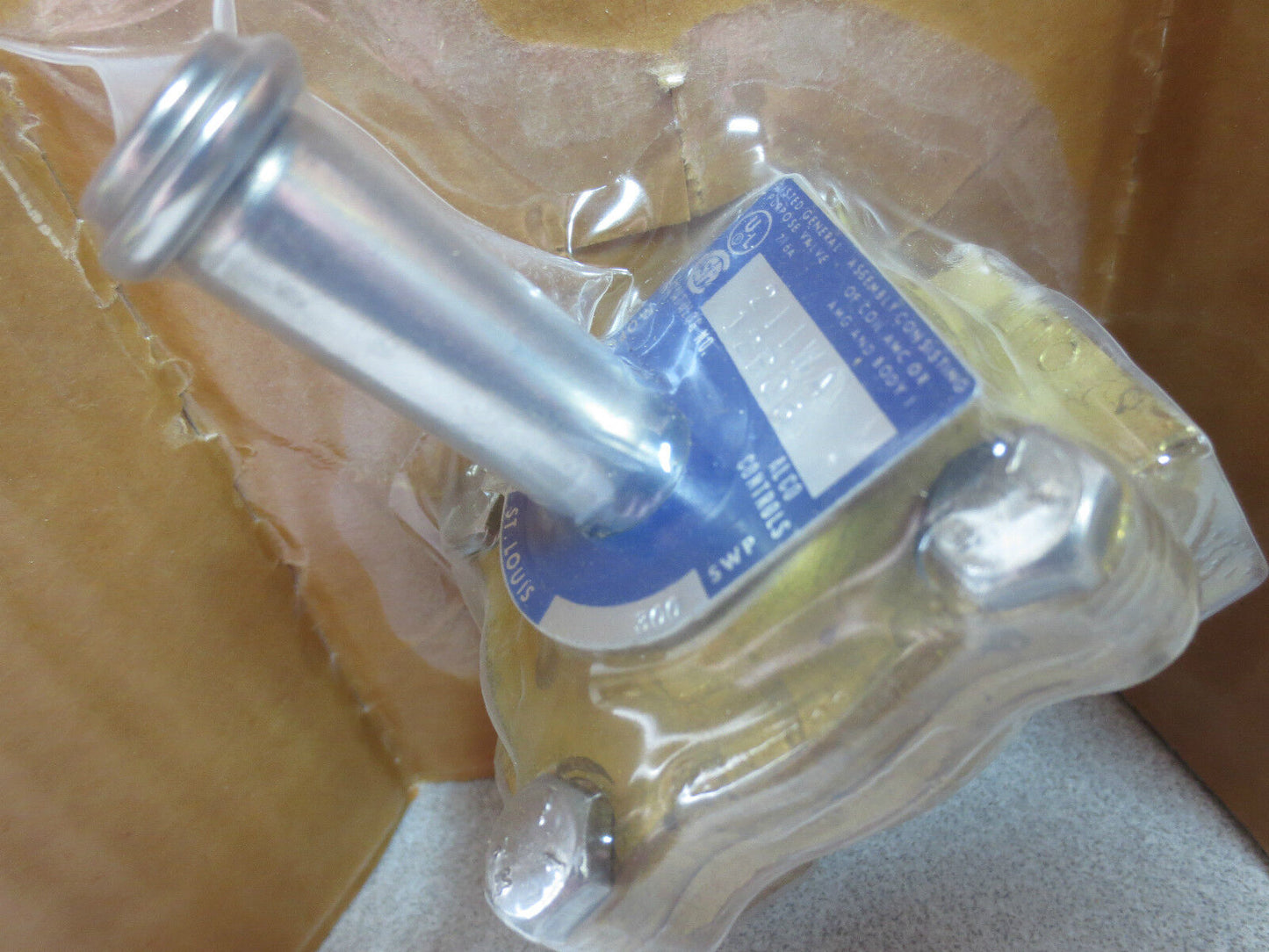 ALCO CONTROLS 211WA 12P06 WATER SERVICE SOLENOID VALVE 3/4' 12.3 GPM NEW SURPLUS
