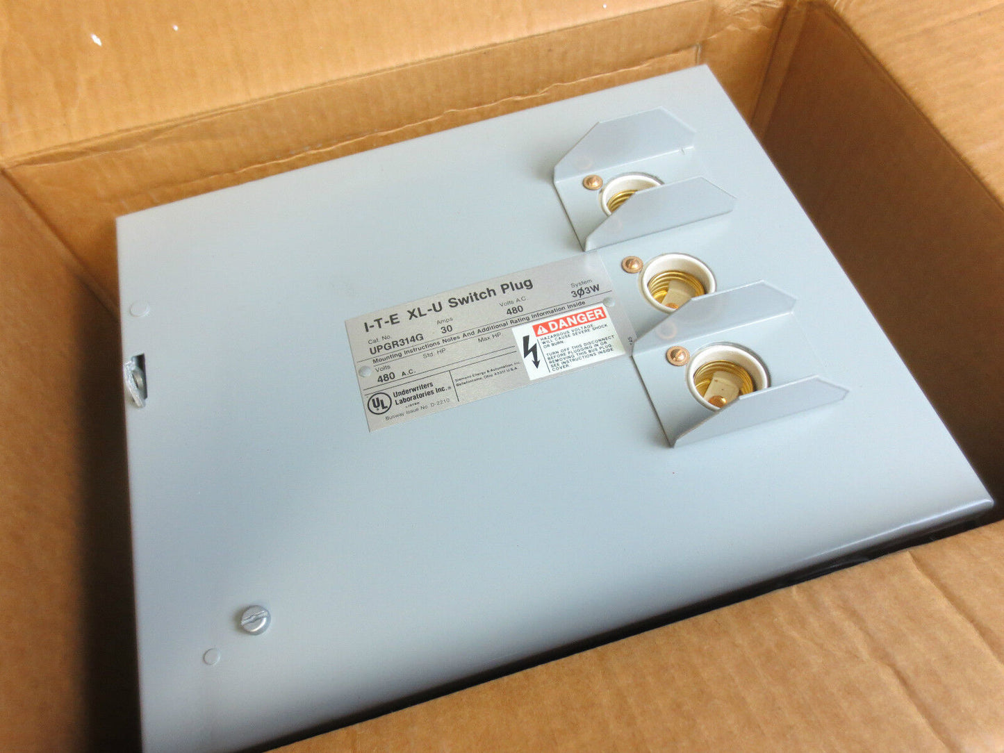 I-T-E SIEMENS UPGR314G BUS PLUG POTENTIALIZER XL-U 30A 480V w/ GRD KIT NEW SURPL