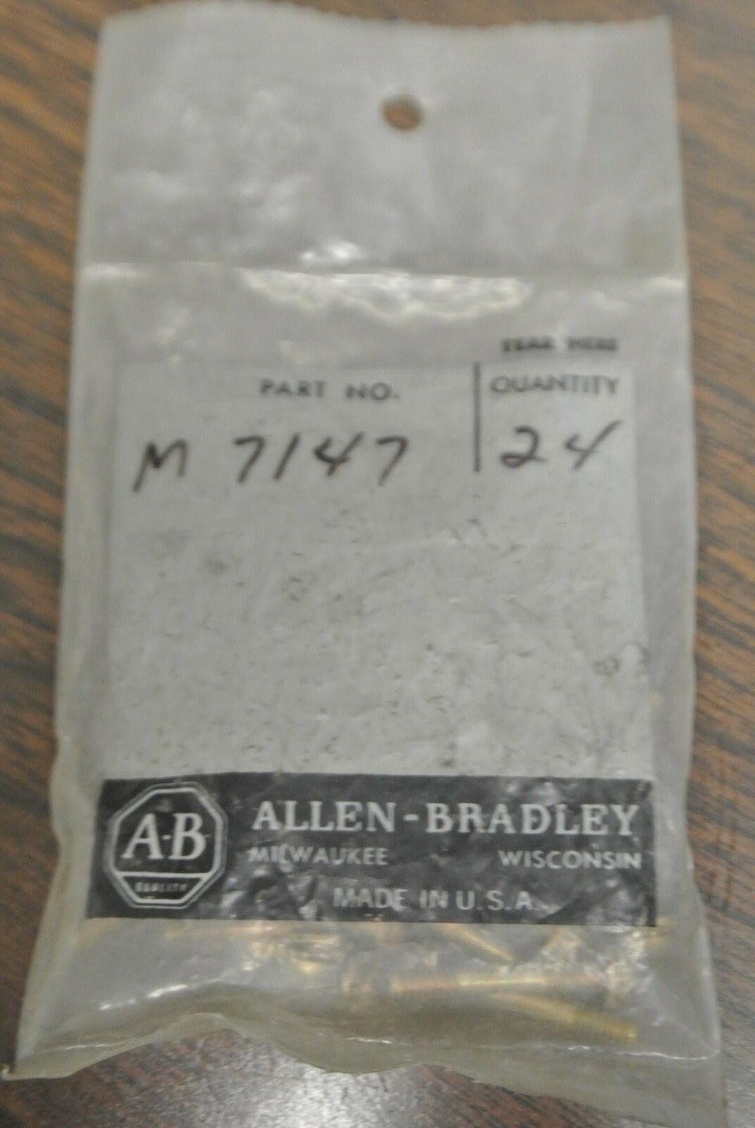 BAG of 24 / ALLEN-BRADLEY M7147 / SCREWS / M-7147 / NEW SURPLUS
