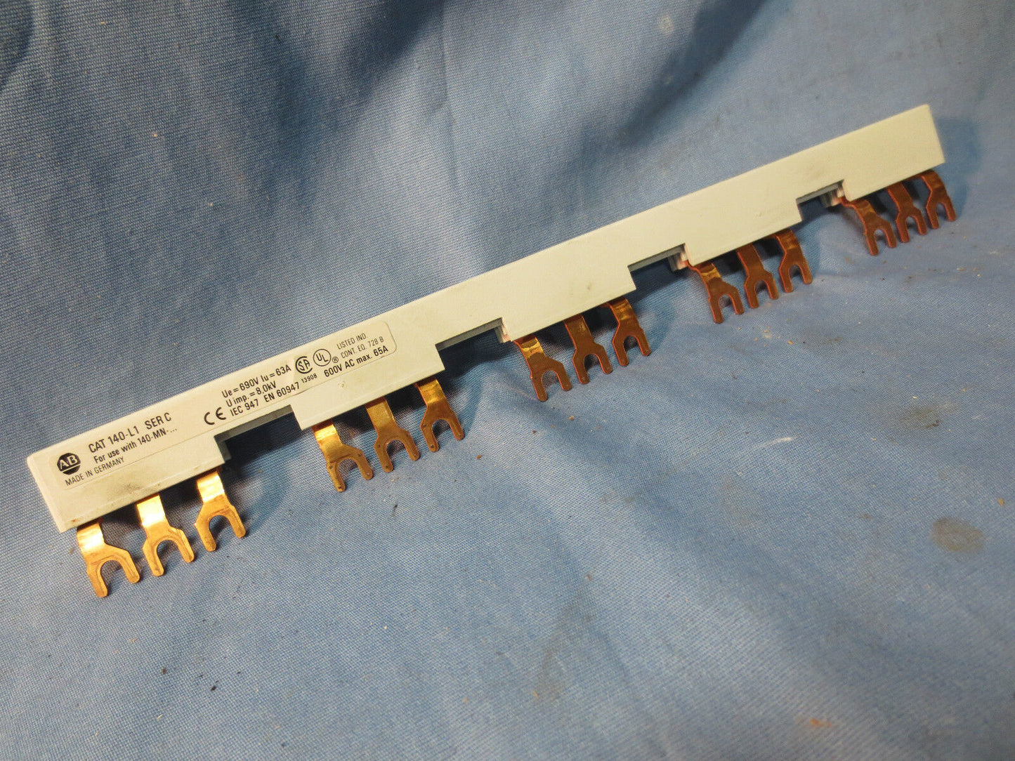 ALLEN-BRADLEY 140-L1 Ser. C COMMON LINK TERMINAL (USE w/ 140-MN)