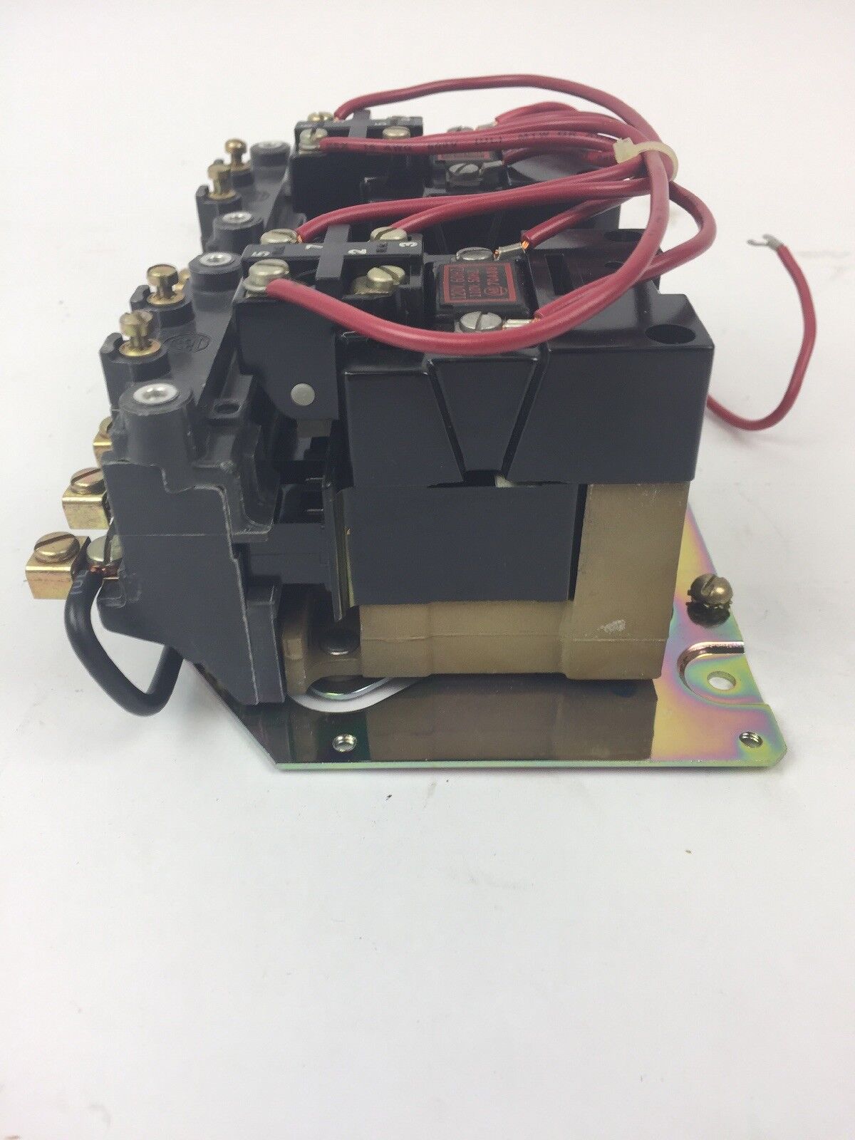 ALLEN BRADLEY 715X-A0D3000 TWO SPEED STARTER SIZE 0 PHASE 3 120V 60HZ NO CONTACT