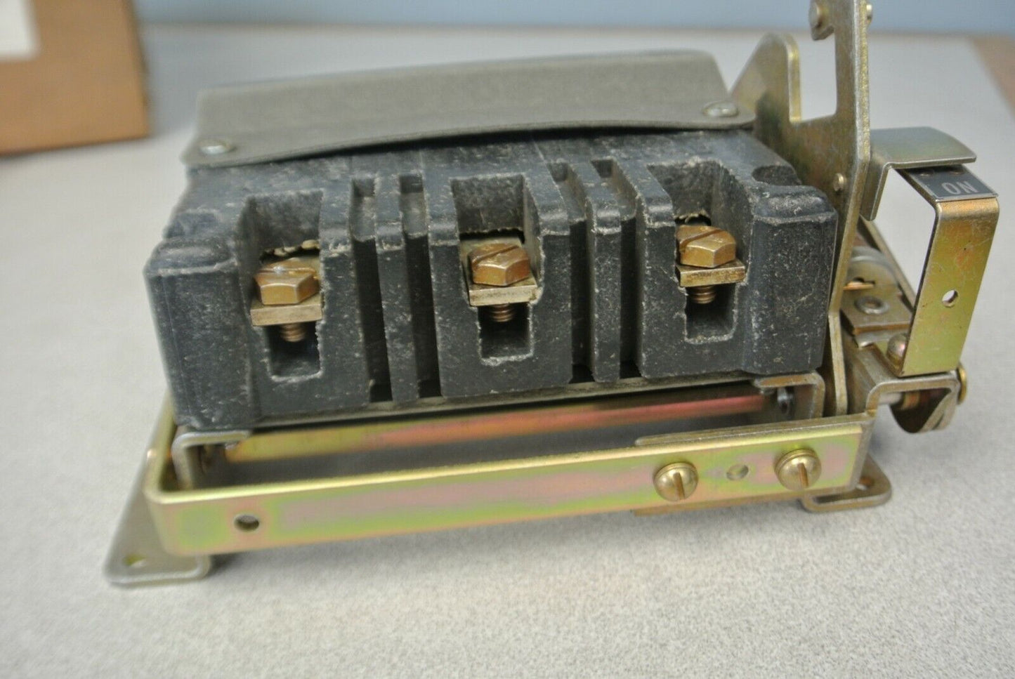 ALLEN-BRADLEY X-68867 SIZE 2 DISCONNECT SWITCH / NEW SURPLUS