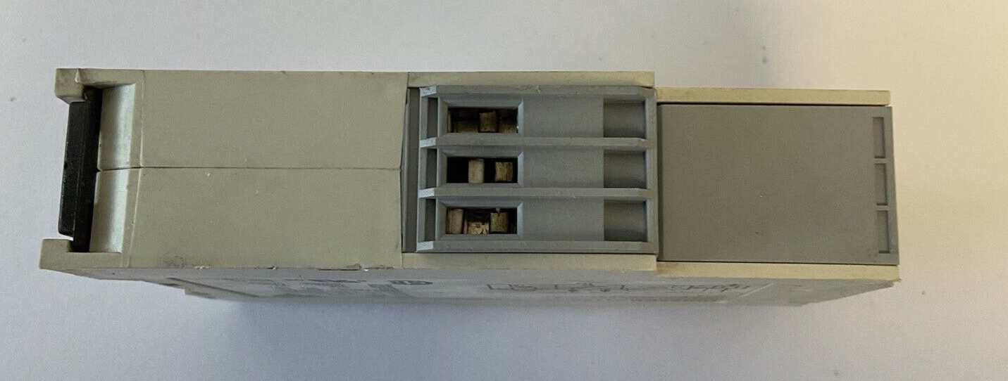 CARLO GAVAZZI DIB02CB23150MV CURRENT LEVEL RELAY 115/230VAC 50/60HZ 3VA