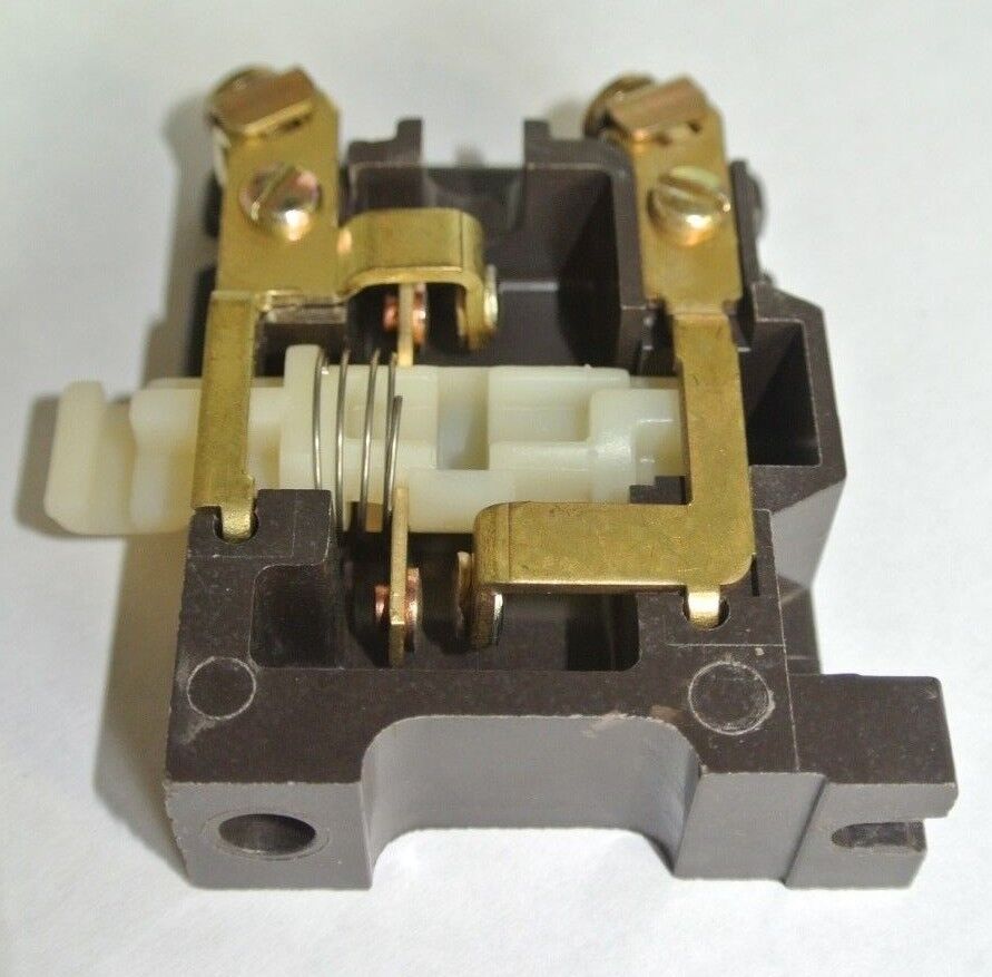 JOSLYN CLARK / SYLVANIA - KPM-1A AUXILIARY CONTACT 10A, 600VAC 1N.O. NEW SURPLUS