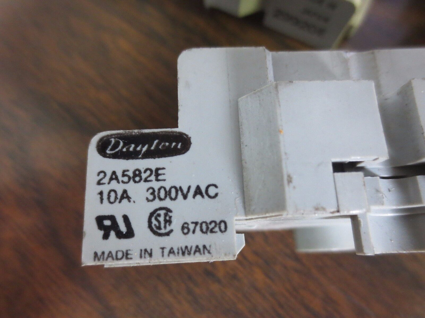 DAYTON 2A582E RELAY SOCKET BASE - 10A, 300VAC - LOT of 8 +