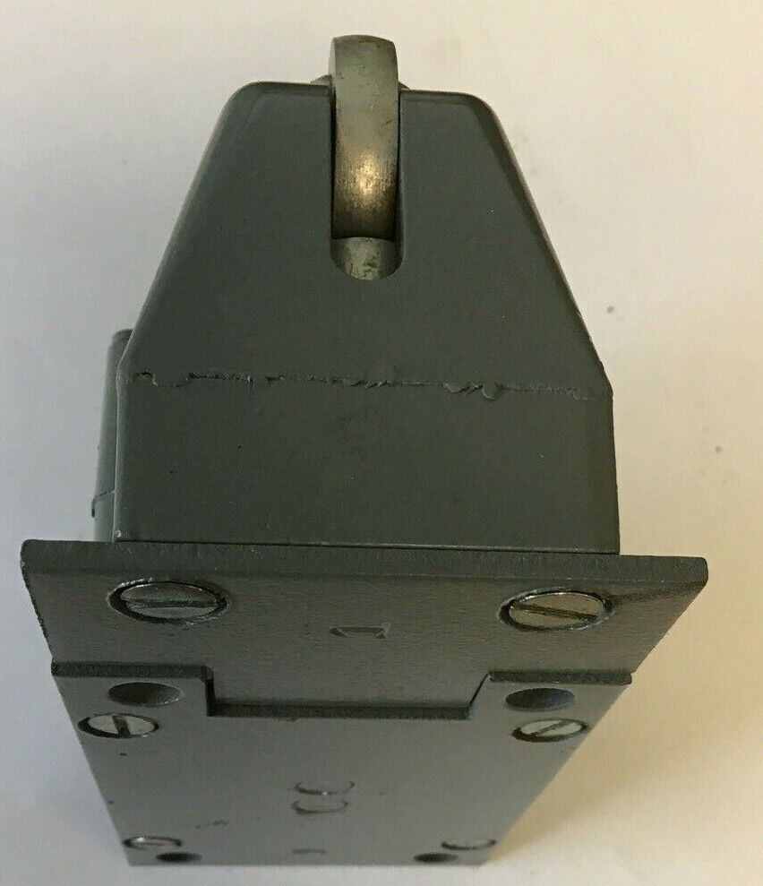 CUTLER HAMMER 10316H10D LIMIT SWITCH 1N.O.-1N.C. PUSH ROLLER