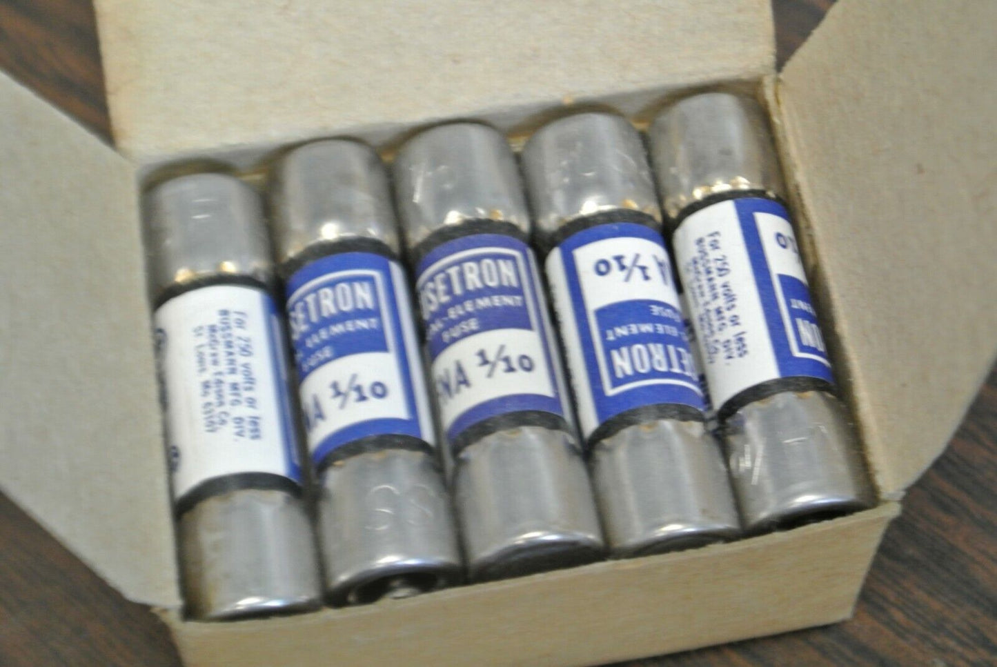 BOX of 10 / BUSS FNA-1/10 DUAL-ELEMENT MIDGET FUSE / 1/10A / 250V / NEW SURPLUS