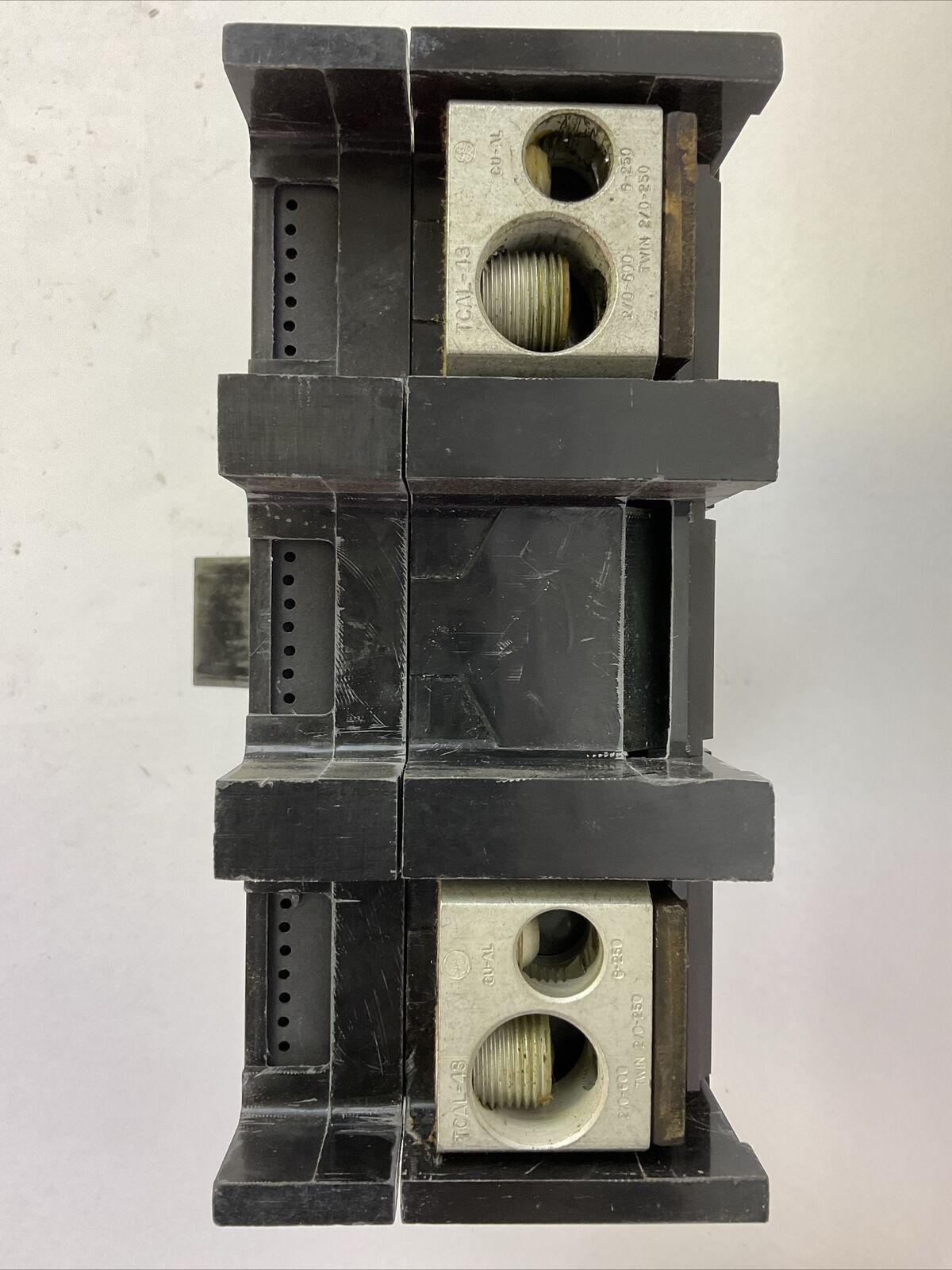 GE TJK426F000 CIRCUIT BREAKER FRAME 400AMP 600VAC 250VDC 2POLE NO TRIP UNIT