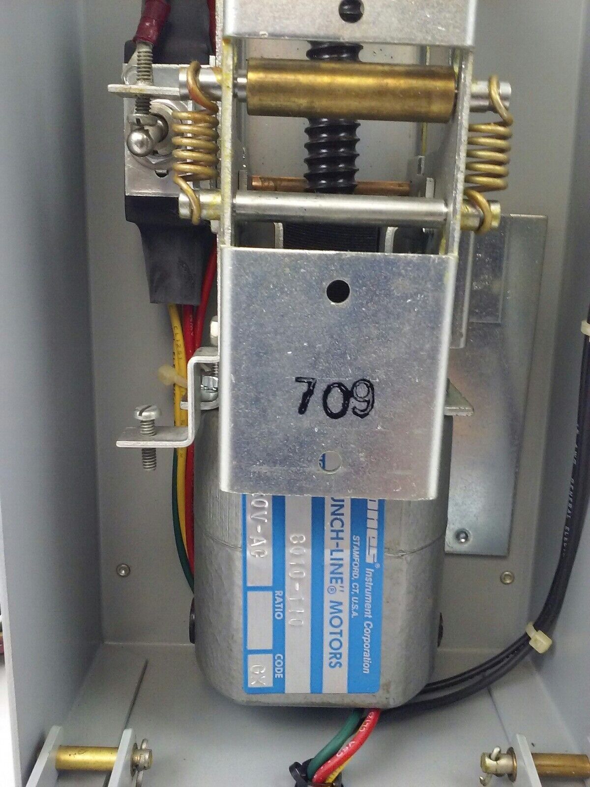GE, TKMMOMA1, MOD 2, CIRCUIT BREAKER OPERATING MECHANISM, 120V- 50/60-6A, NEW