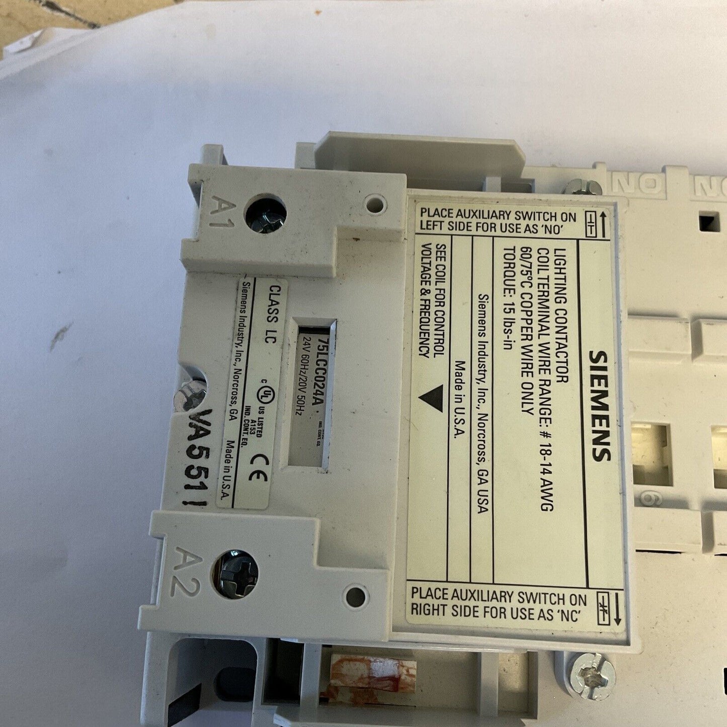 SIEMENS 75LCC024A LIGHTING CONTACTOR 24V 60HX/20V 50HZ