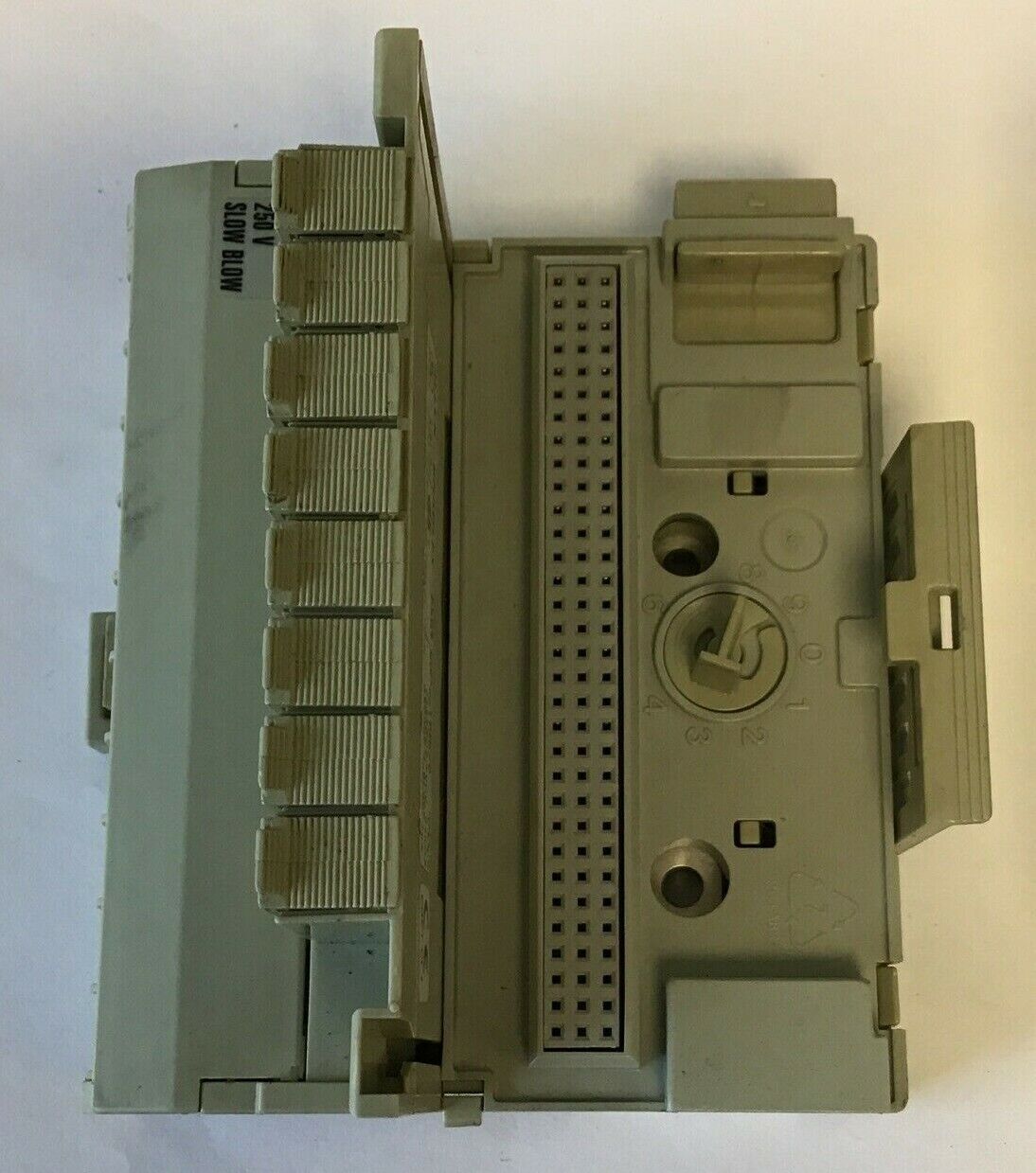 ALLEN BRADLEY 1794-OA8/A MODULE W/ 1794-TBNF/A TERMINAL BLOCK