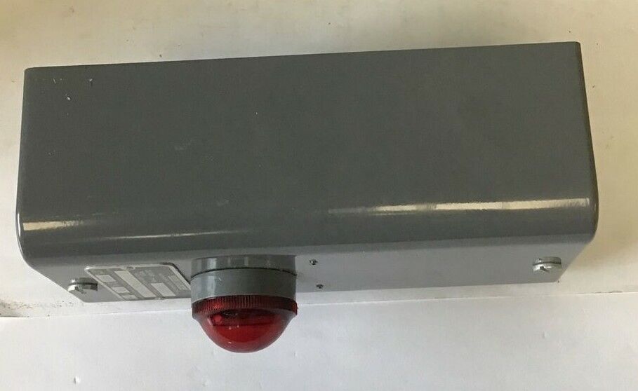 SQUARE D 9001 PA-18 CONTROL STATION RED PILOT 110V 60CY.