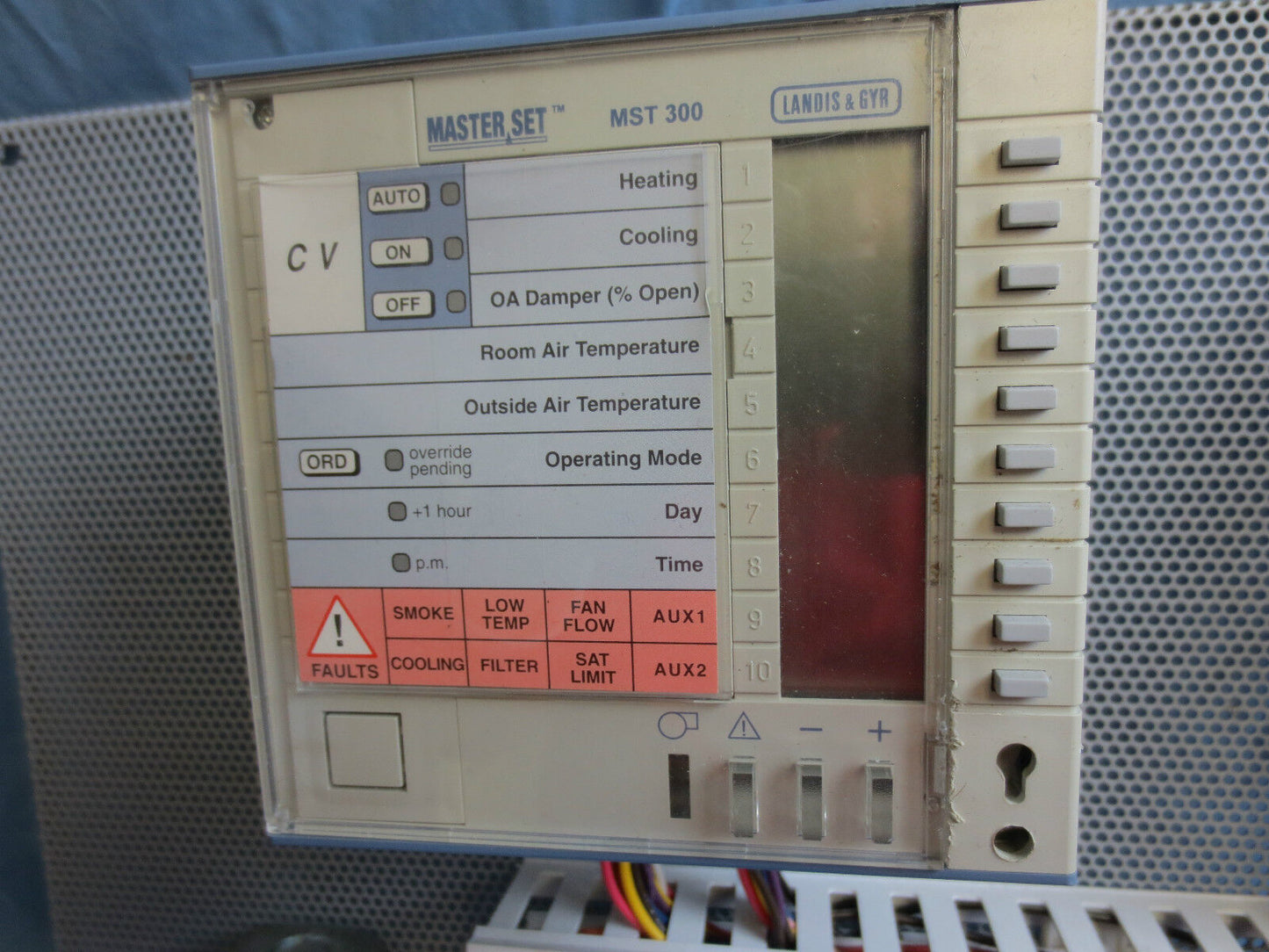 LANDIS & GYR MASTER-SET MST 300 HVAC CONTROLLER / BOARD / SWITCH / ASSEMBLY