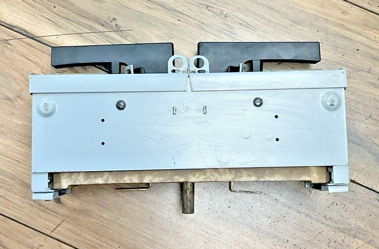 ITE SIEMENS V2B3211R VACU-BREAK PANELBOARD SWITCH SER.A 240V 30A 3POLE 3PH