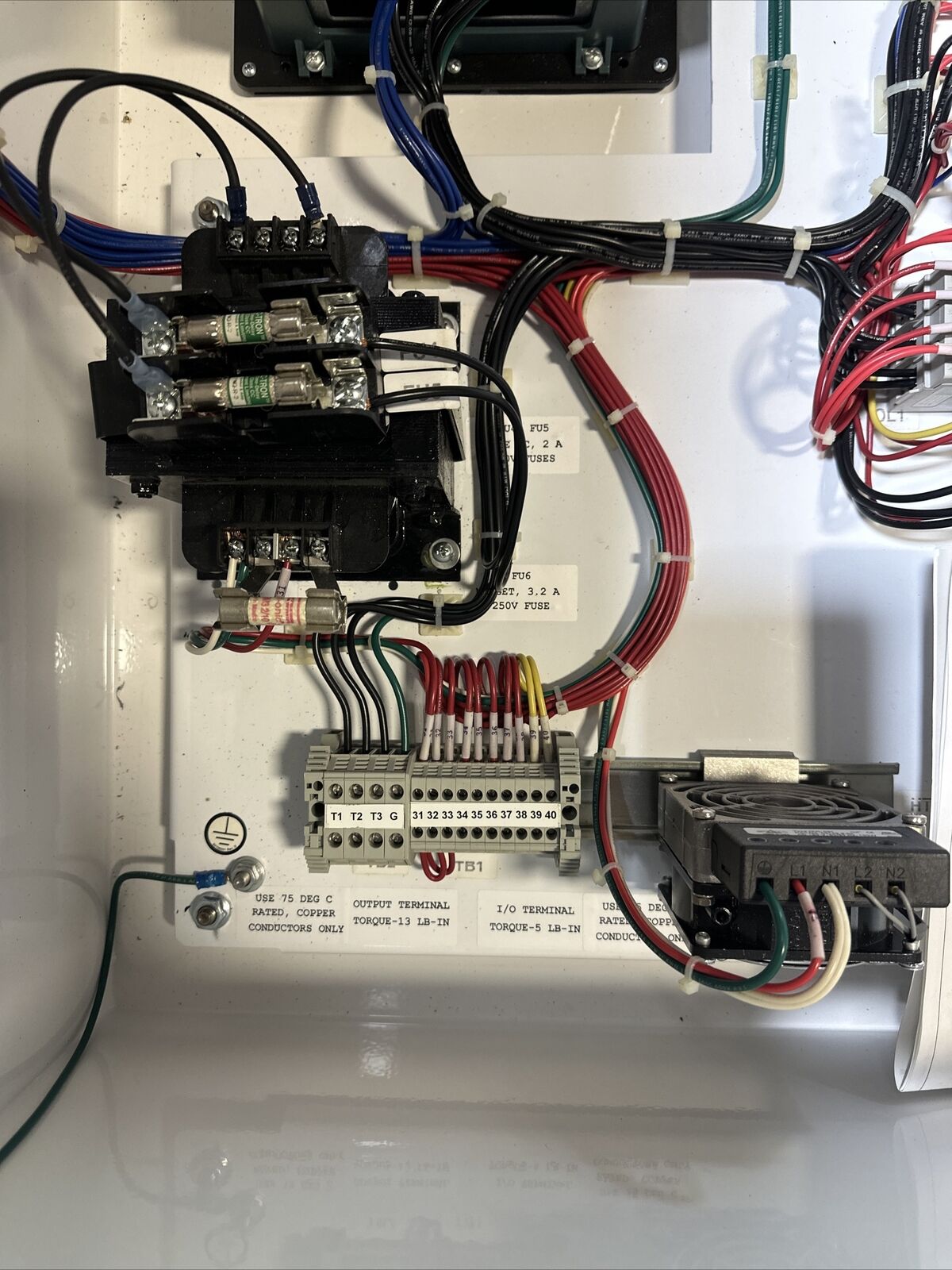 ROCKWELL AUTOMATION VTAC 9 HVAC DRIVE 9V141HRNB30 S7-639A-V9-1 460VAC 1HP 3PH