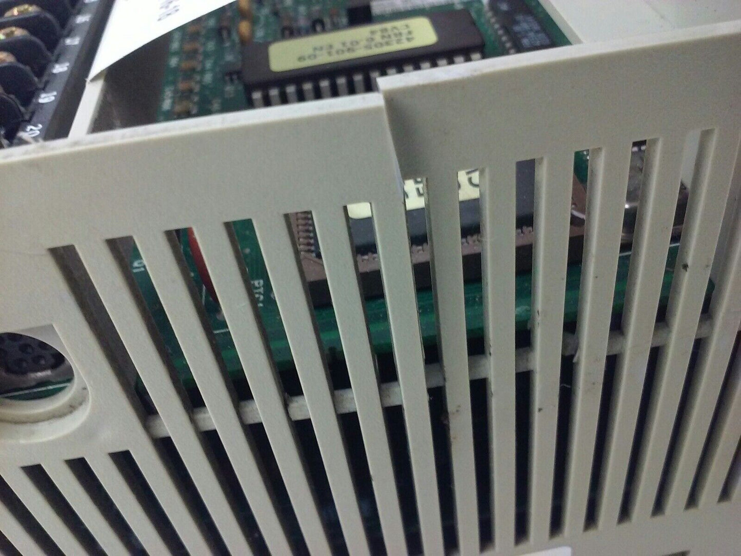 ALLEN BRADLEY 1305-BA03A SER. C, AC DRIVE, INPUT: 380/460V, 2.2A, 50/60HZ, PARTS
