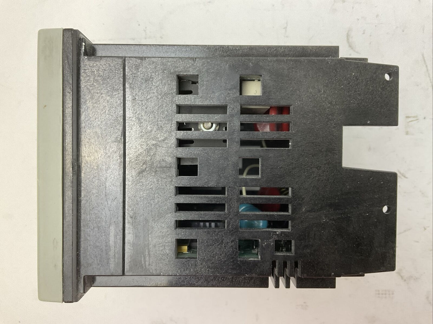 HONEYWELL DC2500-CE-0A00-200-00000-E0-0 UNIVERSAL DIGITAL CONTROLLER 90-250VAC