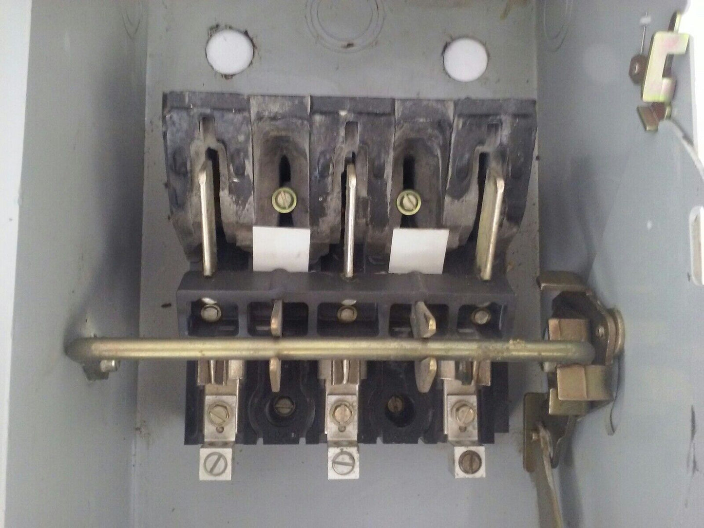 WESTINGHOUSE HUN323 NON FUSIBLE SAFETY SWITCH 100A 240V 3PH 30HP TYPE 1 INDOOR