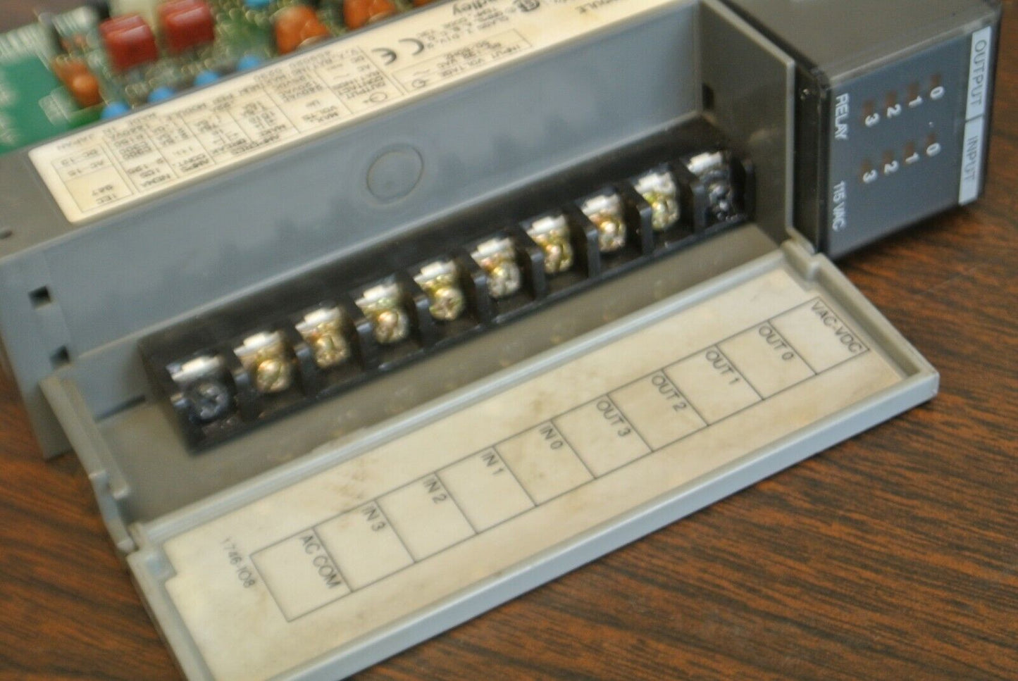 ALLEN-BRADLEY 1746-IO8 SLC500 COMBINATION I/O MODULE Ser. A